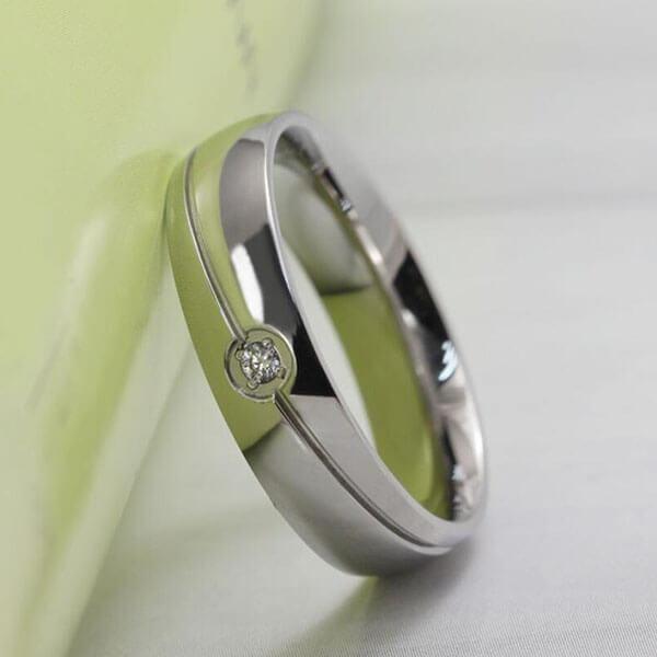 White Sapphire Titanium Wedding Band for Men - Silver Finish, 6mm