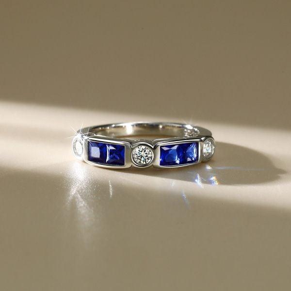 Vintage Style Princess Cut Blue Sapphire Band Ring in Rhodium-Plated Sterling Silver