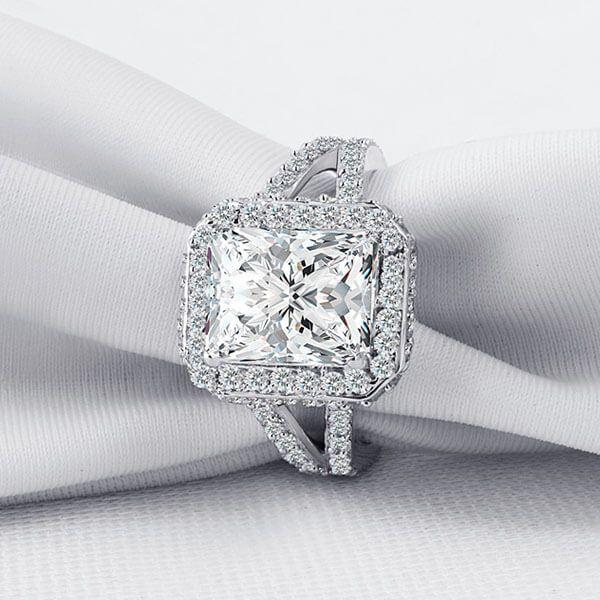 Sapphire & Sterling Silver Split Shank Wedding Ring - 3 Carat