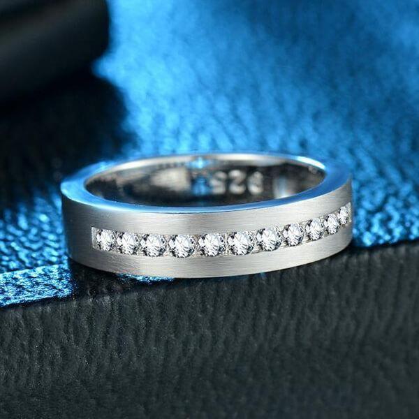 Titanium Steel Men's Wedding Band - Drawbench Design, Silver Finish
