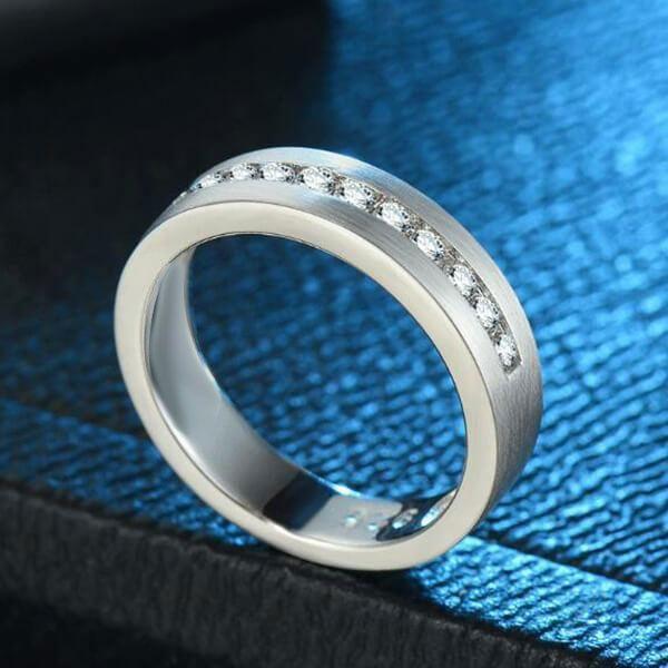 Titanium Steel Men's Wedding Band - Drawbench Design, Silver Finish