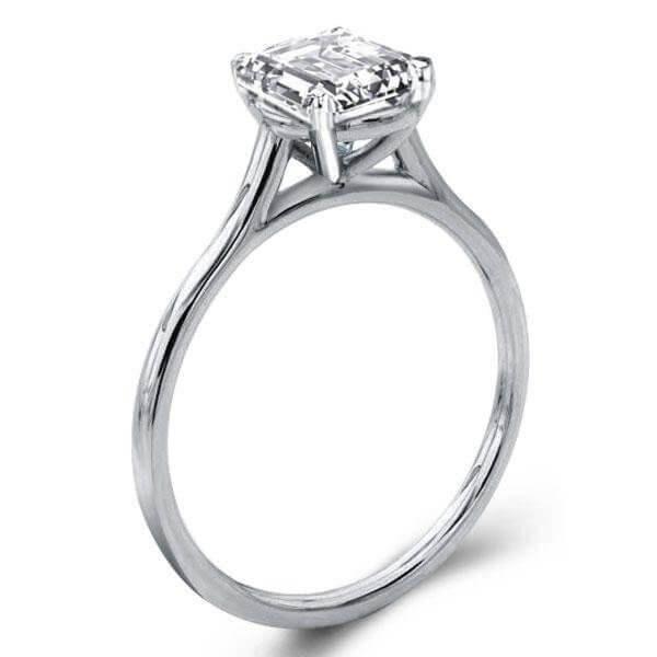 Emerald Solitaire Ring in 925 Sterling Silver - Elegant Everyday Wear
